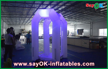 Inflatable পার্টি সজ্জা টেকসই বিবাহের সাদা ইনফ্ল্যাটেবল মানি বুথ LED লাইট সহ