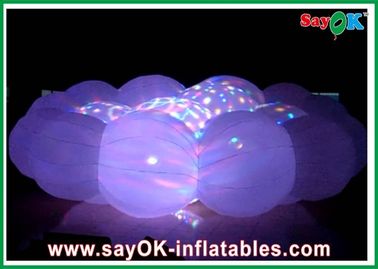 নাইটক্লাবের জন্য সাদা পার্টি LED বল ইনফ্ল্যাটেবল প্রপস সাদা রঙের ইনফ্ল্যাটেবল ক্লাউড