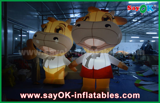 LED আলো সহ inflatable মডেল কাস্টম অক্সফোর্ড কাপড় inflatable কার্টুন গরু