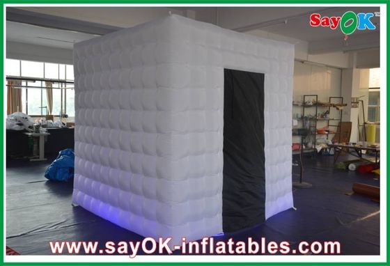 স্টুডিওর জন্য ওয়েডিং ফটো বুথ ভাড়া এক ডোর ইনফ্ল্যাটেবল ফটো বুথ 2.5 X 2.5 X 2.5m আলো